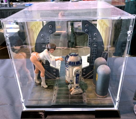ComicCon Stuttgart 2023 - Modellbau - R2-D2 mit Prinzessin Leia